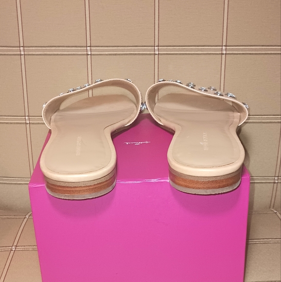 New Banana Republic Designer Sandals 🩴 (9) - Picture 2 of 5